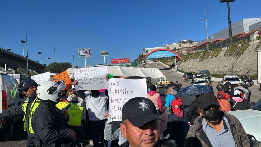 Manifestantes BLOQUEAN la Autopista México-Querétaro HOY martes 26 de noviembre