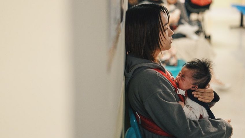 Esta es la reseña de 'Montajes de una maternidad moderna', la cruda realidad de ser madre