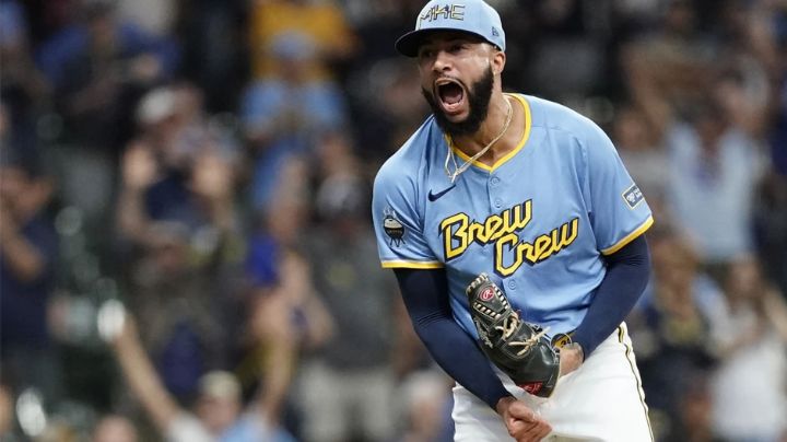 Yankees blindan su bullpen; adquieren a Williams a cambio de Cortés y Durbin