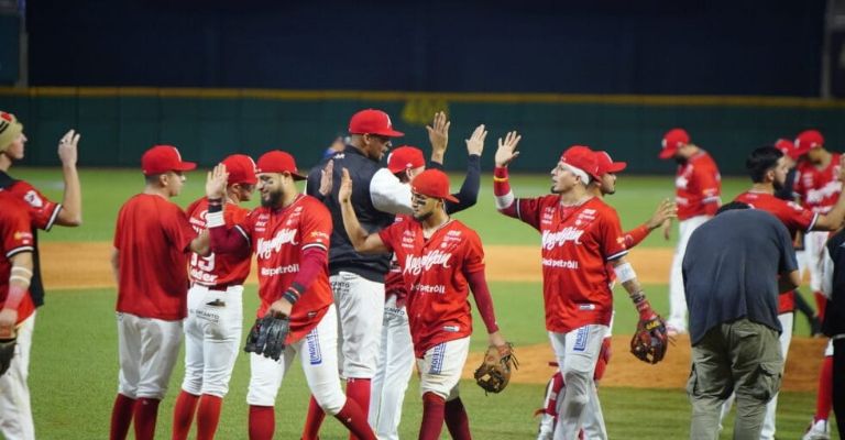 Venados se lleva la serie en casa