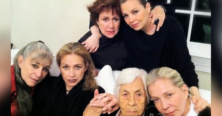 Laura Zapata así responde al presunto veto a funeral de Ernestina Sodi por Thalía y Camila Sodi