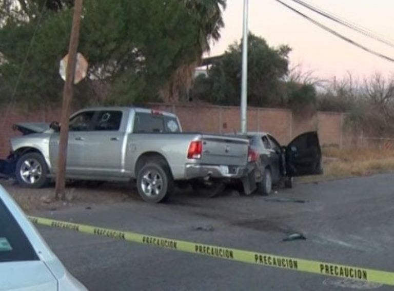 Los automóviles involucrados en el fuerte accidente vehicular
