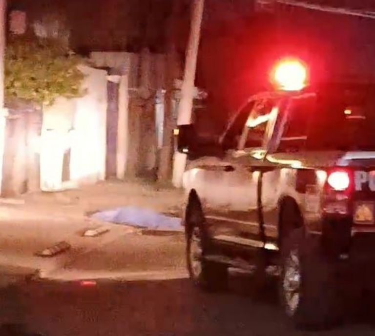 El cuero de la víctima fue cubierto con una manta azul