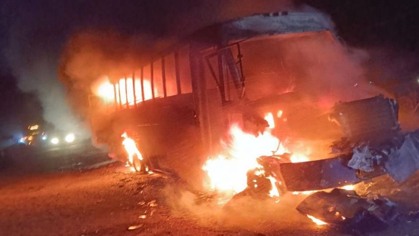 Alerta en Sonora: Camión que sale de Ciudad Obregón arde en llamas en el Valle del Yaqui