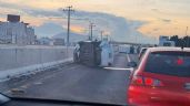 Foto ilustrativa de la nota titulada Accidente en la México-Puebla causa caos: Choque entre combi y vehículo particular