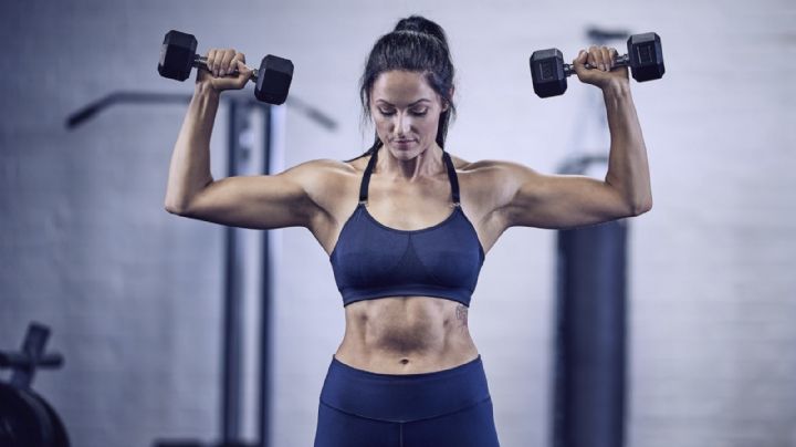 Conoce la RUTINA ideal de tren superior para mujeres y los beneficios de entrenar estos músculos
