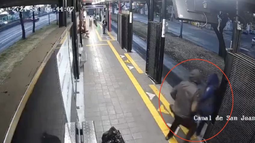 (FUERTE VIDEO) Hombre intenta asesinar a mujer policía: La arrojó al paso del Metrobús