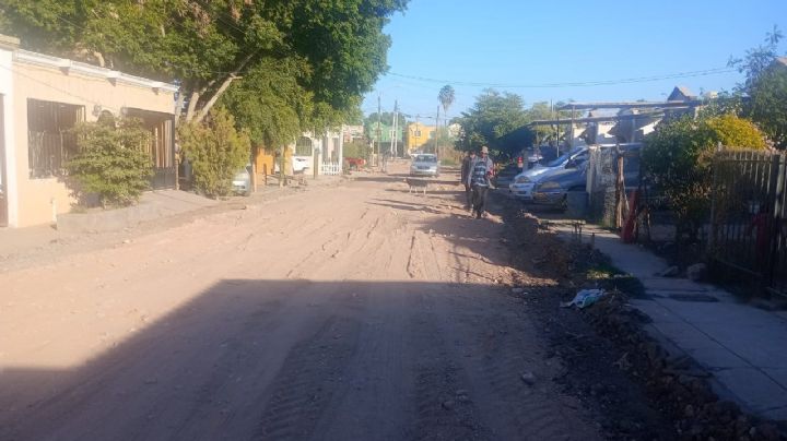 Vecinos del fraccionamiento Laureles en Navojoa piden la nivelación de sus calles