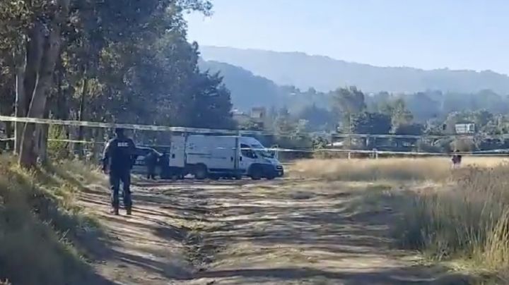 A tempranas horas, localizan dos cuerpos son vida en campo de futbol de Xochimilco