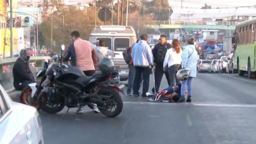 VIDEO: Conductor de tráiler atropella a motociclista en Periférico y se da a la fuga