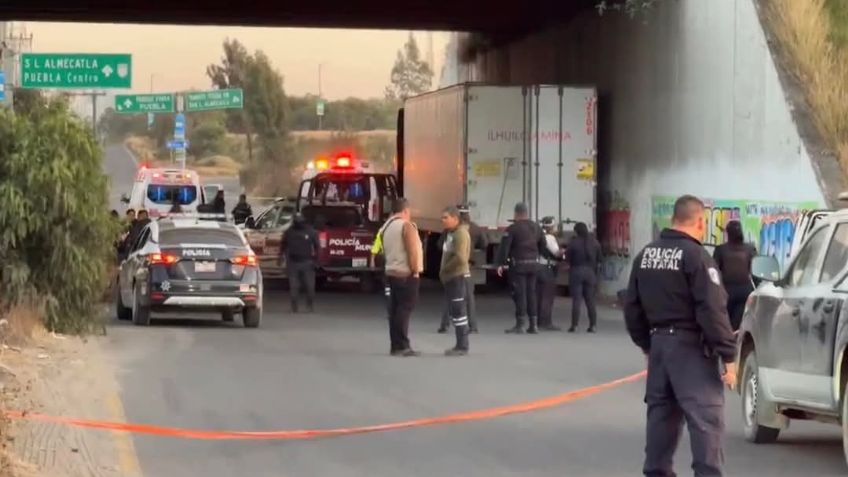 Autopista México-Puebla: Mujer policía muere atropellada por delincuentes en tráiler robado