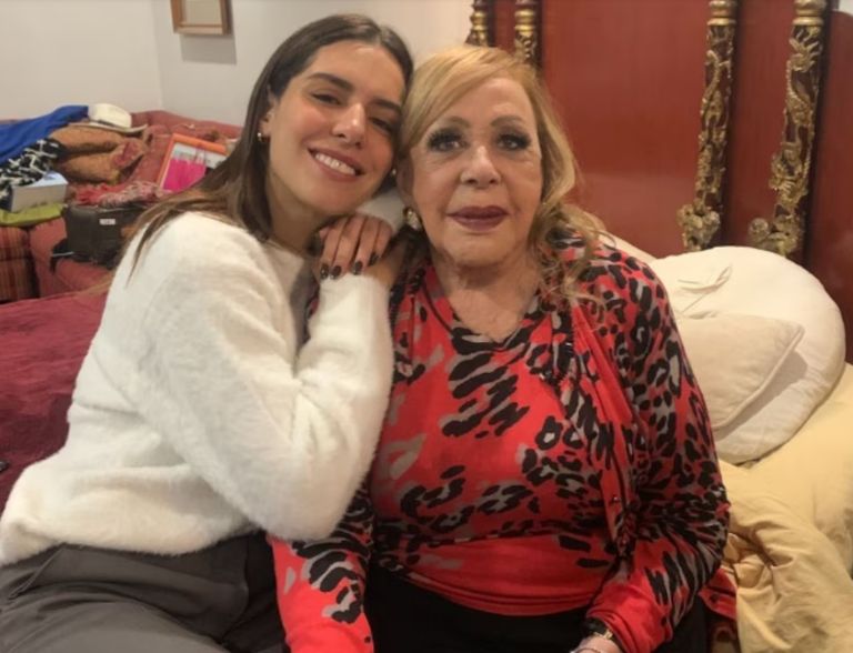 Camila Valero y Silvia Pinal