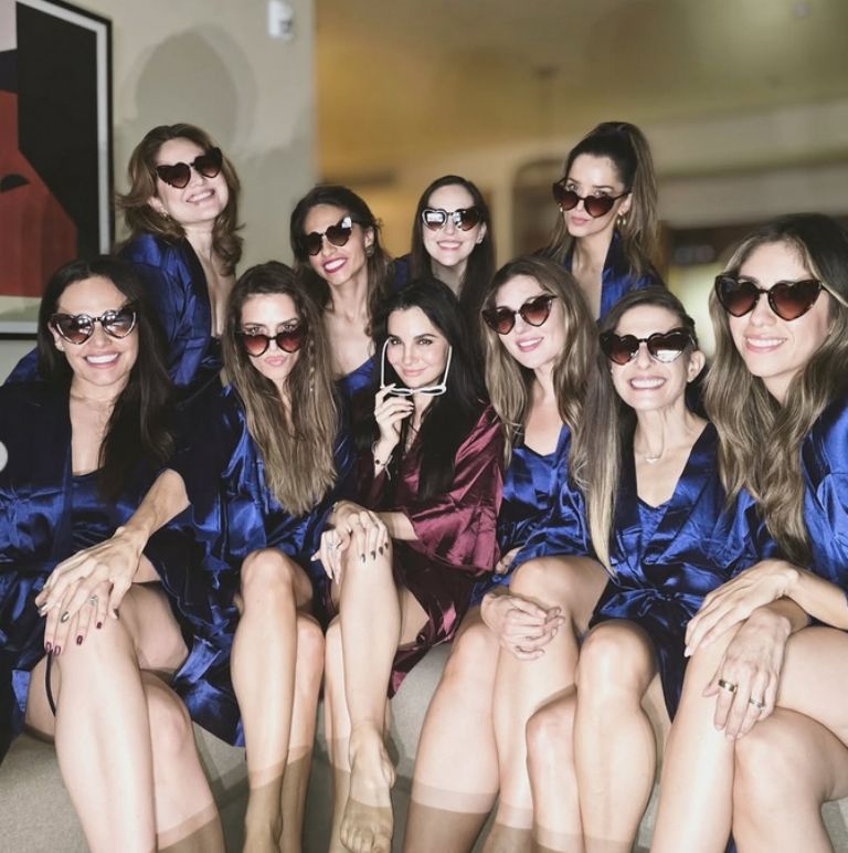 Martha Higareda celebra despedida de soltera 