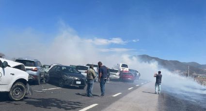 Investigan incendio de pastizal que derivo en carambola en la carretera Toluca-Naucalpan