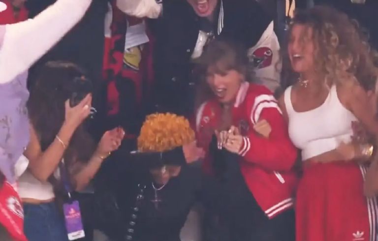 Taylor Swift derriba a Lana Del Rey