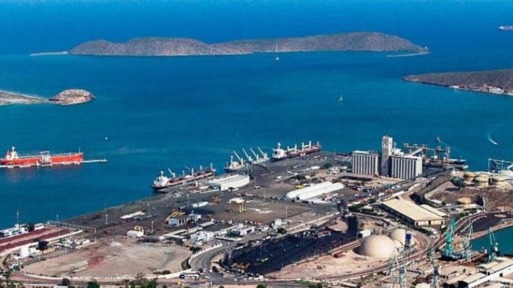 Modernización del Puerto de Guaymas estará lista en junio, adelanta AMLO