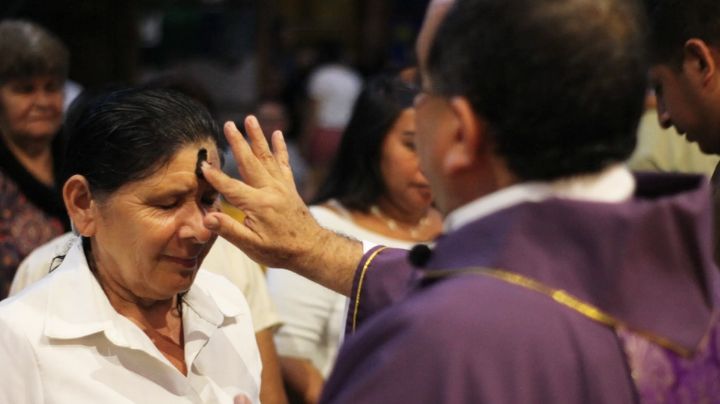 Miércoles de ceniza: Este es el origen y el significado de la cruz en la frente