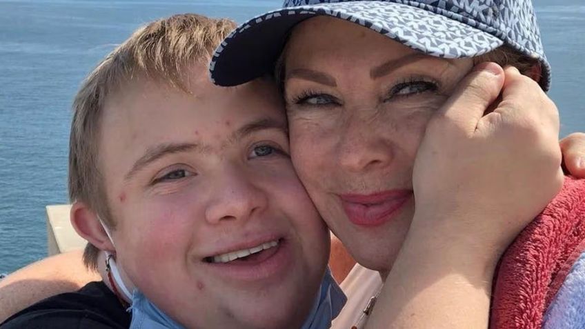 "Corriente y mala madre": Hunden a Lety Calderón por aceptar llevar a su hijo al table dance