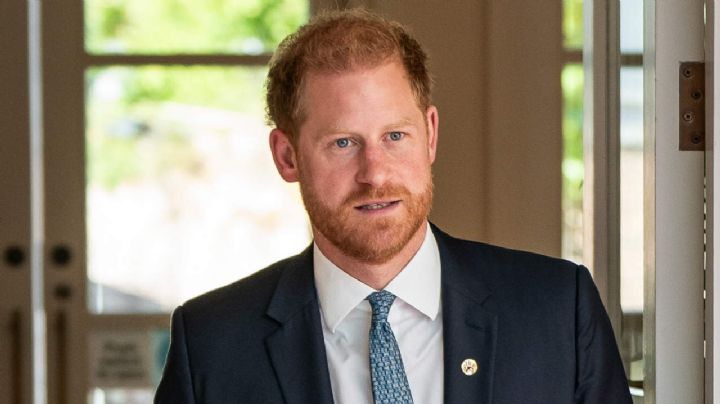 Príncipe Harry está "seguro" de que el cáncer de Carlos III podrá reunir a la familia real