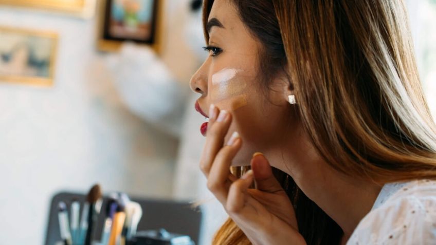 ¿Cómo elegir el tono de base adecuado? Consejos de una experta para no cometer errores