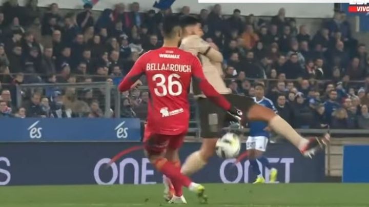 VIDEO: El error del portero de Estrasburgo que le regaló un gol a Kylian Mbapé