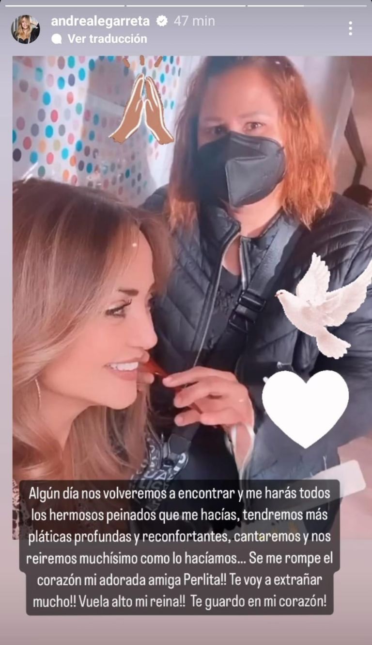 Andrea Legarreta aparece de luto