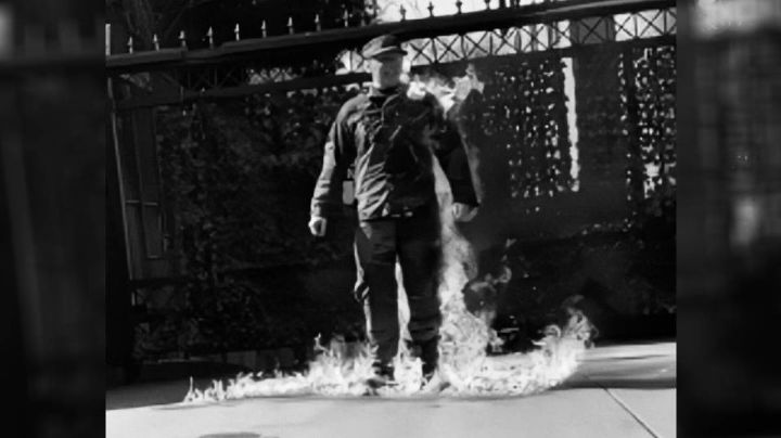 VIDEO: Soldado se prende fuego en la embajada de Israel en protesta por la guerra en Gaza