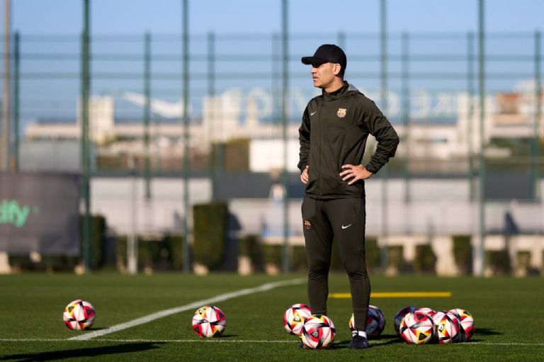 Barcelona ya se habría decidido: Rafa Márquez se quedará como DT en Barca Atlétic