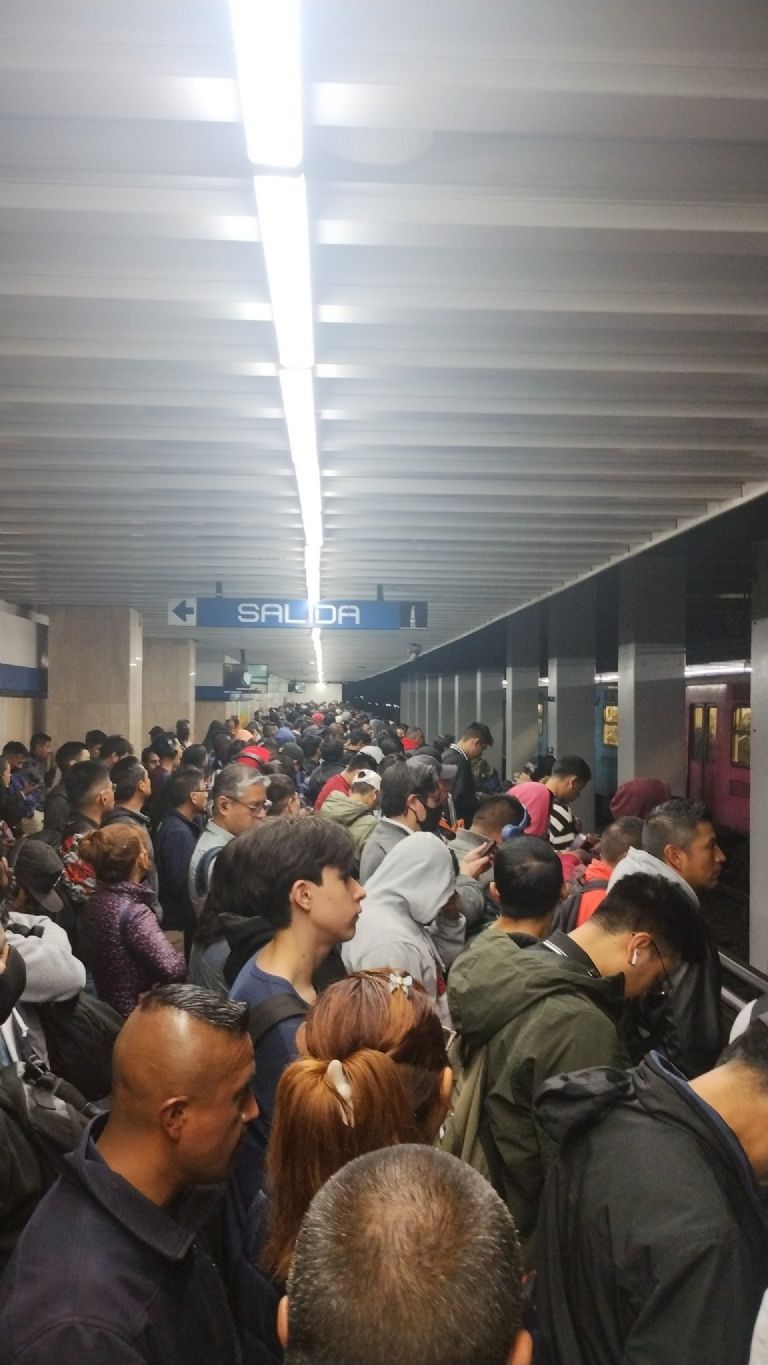 Caos en el Metro de la CDMX