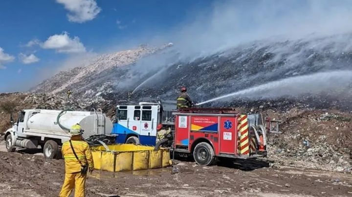Emergencia en Querétaro: Equipos de emergencia sofocan incendio en relleno sanitario