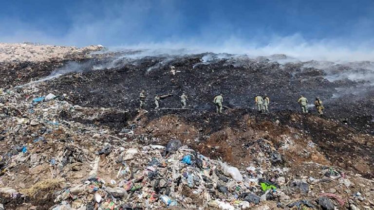 Se incendia relleno sanitario en Querétaro