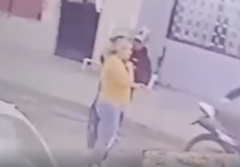 motosicarios asesinan a una mujer a balazos,