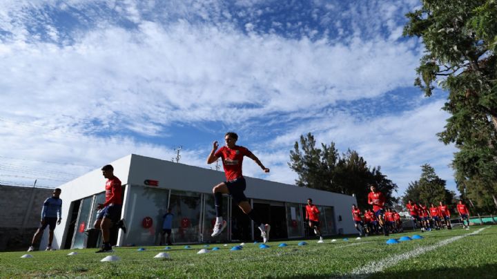 Chivas descarta a algunas de sus figuras para el debut en Copa de Campeones de Concacaf