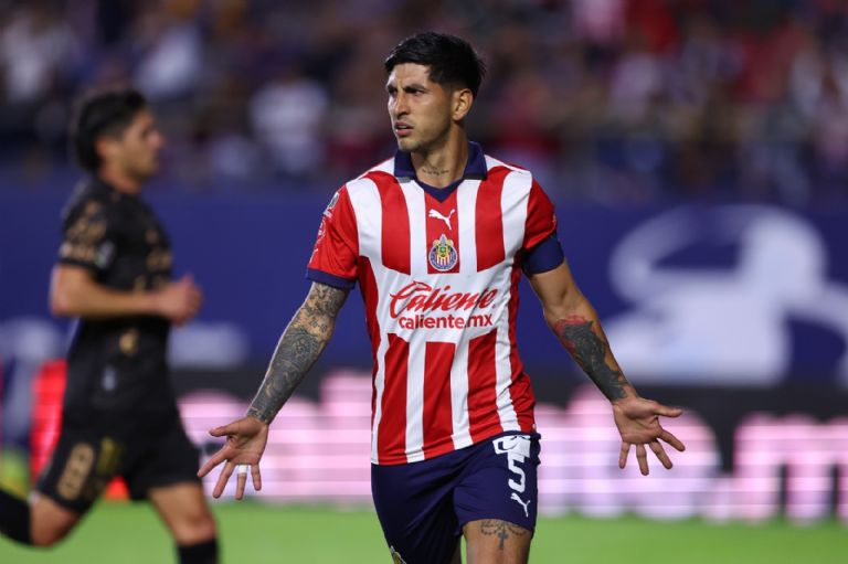 Chivas descarta a algunas de sus figuras para el debut en Copa de Campeones de Concacaf