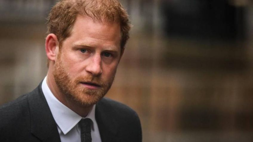 Sin Meghan Markle el Príncipe Harry llega a Londres para visitar al Rey Carlos III