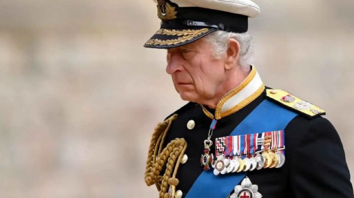 Carlos III envía sentido mensaje tras diagnostico de cáncer; se disculpa con el pueblo