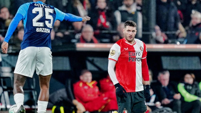 Santiago Giménez, mal y de malas; tres partidos sin anotar, pero apoyado por su técnico