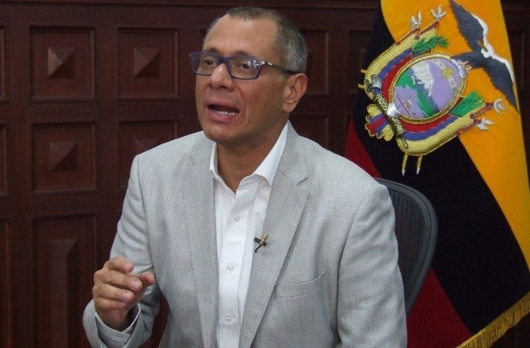 Ecuador pide a México arrestar al exvicepresidente Jorge Glas