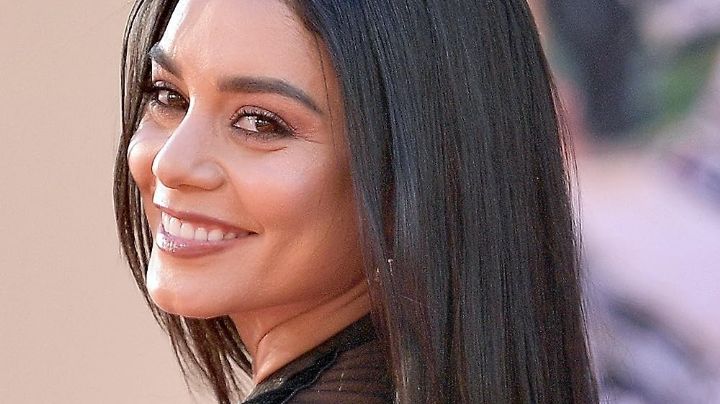 Vanessa Hudgens deslumbra en los Oscar 2024 y revela su embarazo