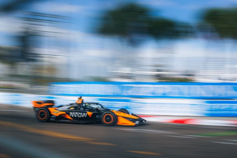 'Pato' O'Ward termina segundo lugar en la primera fecha de la temporada de IndyCar