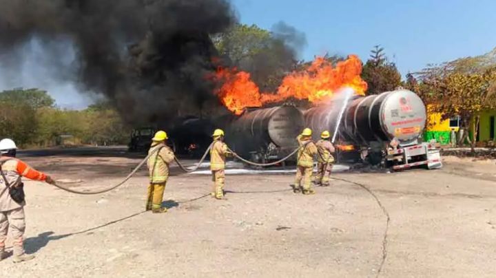 VIDEO: Explosión de 2 pipas de combustible en Tonalá; el fuego se propagó rápidamente