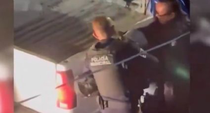 VIDEO: Captan a policías de Querétaro que golpean con fuerza excesiva a joven detenido