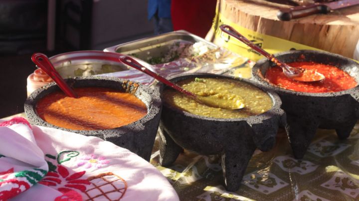 Salsas de taquerías han dejado de picar por culpa de extranjeros, según influencers