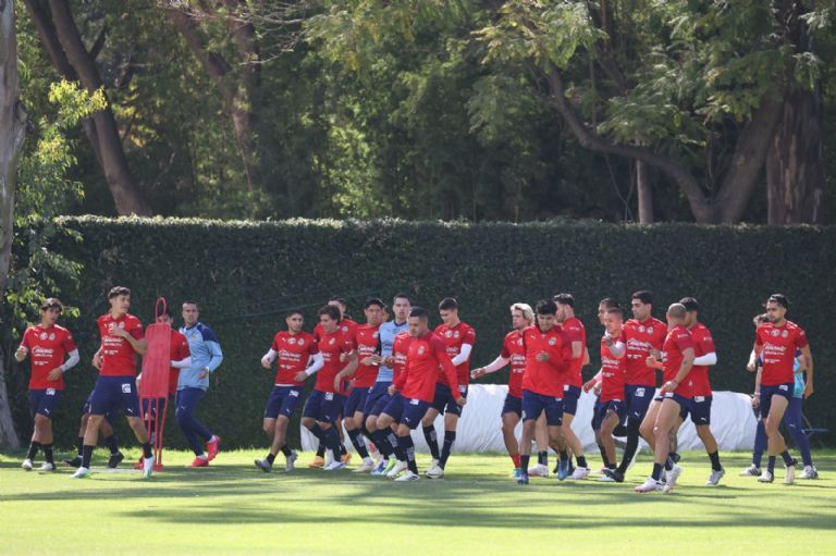 Chivas tendrán dos novedades para el partido contra el América en la Liga MX