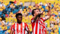 En duelo de mexicanos, Almería vence a Las Palmas y rompe racha de 28 juegos sin ganar