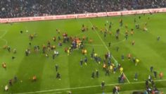 VIDEO: Aficionados de Trabzonspor ingresan al campo para agredir a jugadores en Turquía