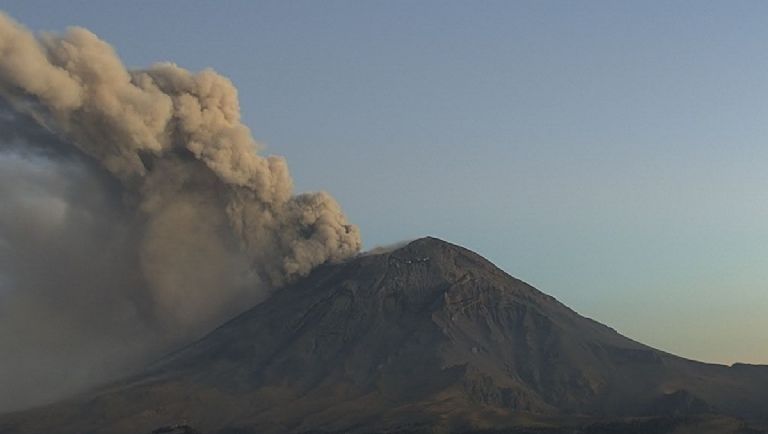 Reabre aeropuerto de Puebla