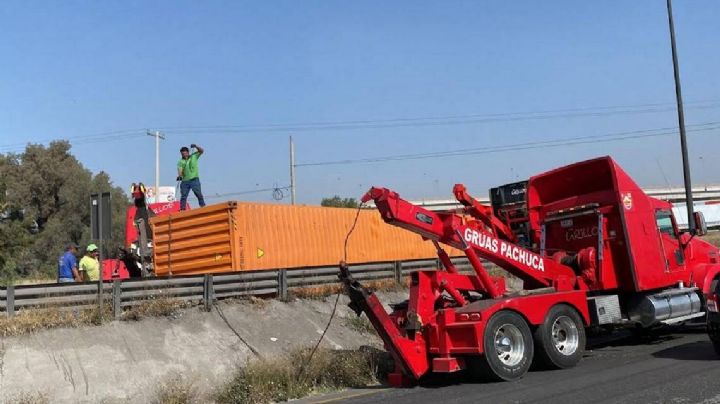 Caos en el Circuito Exterior Mexiquense: Trailer sin frenos impacta contra 7 vehículos