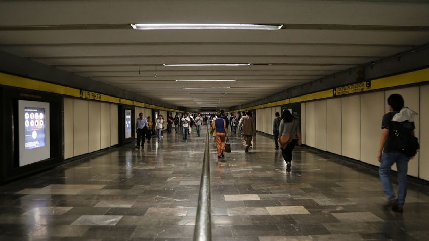 Tras horas de incertidumbre, menor perdida en metro La Raza se encuentra con su familia