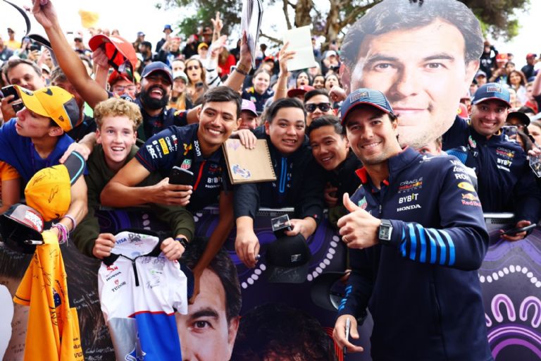 Christian Horner se disculpa con Sergio Pérez